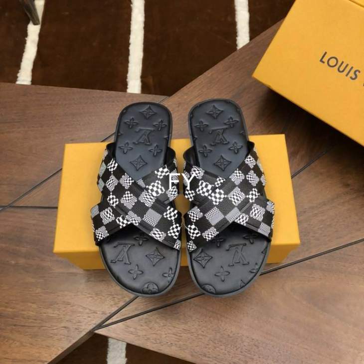 Picture of Louis Vuitton Slippers _SKULVsz38-451Cnfy0142333